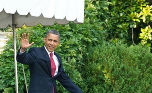 Le président Barack Obama a appelé samedi à "reconstruire" l'économie américaine, estimant que les Etats-Unis devaient faire davantage pour permettre de recréer les emplois perdus pendant la crise.