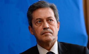 Pour avoir appelé Les Républicains à désigner un nouveau candidat pour représenter le parti à la présidentielle, le député sarkozyste Georges Fenech pourrait perdre son investiture pour les prochaines législatives.