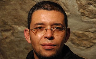 Karim Mokhtari, ancien détenu aujourd'hui réinséré, raconte dans un livre son combat contre lui-même et le système pénitentiaire.