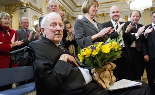 Tomas Tranströmer lors de la remise de son prix Nobel de Litterature, en décembre 2011.