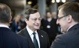 Les ministres des Finances de la zone euro, réunis vendredi à Copenhague, n'ont pris aucune décision concernant une série de nominations à la tête de leurs institutions, malgré une certaine urgence pour un poste au directoire de la Banque centrale européenne (BCE) qui sera vacant fin mai.