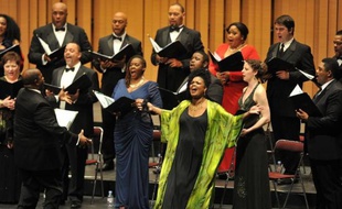 Swing, negro-spirituals, blues, comédies musicales... Nantes se plonge jusqu'à dimanche dans la musique américaine pour fêter les vingt ans de sa "Folle Journée", grande fête populaire de musique classique où près de 300 concerts sont programmés.