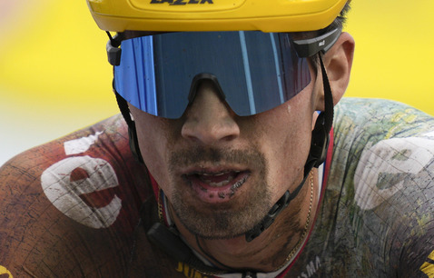 Le Slovène Primoz Roglic à l'arrivée de la cinquième étape du Tour de France entre Lille Métropole et Arenberg Porte du Hainaut, le mercredi 6 juillet 2022.