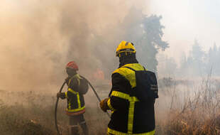 Les sapeurs pompiers des Pyrénées-Orientales lors de lors de l'incendie de Néfiach.