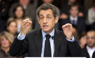 Nicolas Sarkozy lors d'une table ronde à Orléans le 3 février 2011.