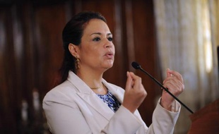 La vice-présidente du Guatemala Roxana Baldetti, lors d'une conférence de presse le 19 avril 2015 à Guatemala City