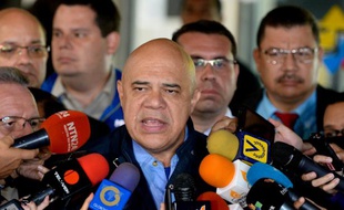 Le porte-parole de la MUD, Jesus Torrealba, le 7 juin 2016 à Caracas