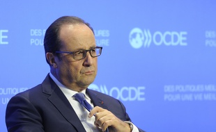 Le président François Hollande durant une conférence de l'OCDE le 17 octobre 2014 à Paris.