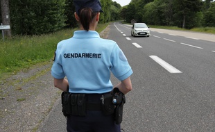 D'importants moyens ont été déployés par la gendarmerie pour retrouver le véhicule en fuite..