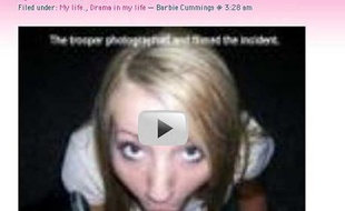 La blogueuse et pornostar Barbie Cummings se tire d'un mauvais pas en pratiquanr une fellation sur un officier de police.
