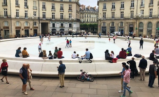 La piste de roller vue depuis les marches du théâtre Graslin.