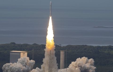 Ariane 6 décolle avec succès en emportant un satellite météorologique