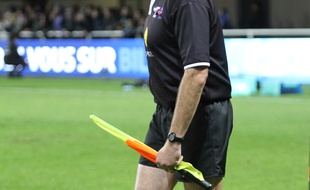 Illustration d'un arbitre de rugby.