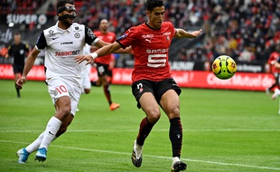 Le jeune défenseur rennais Nayef Aguerd devrait enchaîner une quatrième titularisation samedi soir face à Monaco.