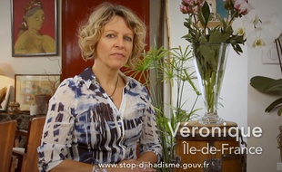 Véronique, la maman d'un jeune parti en Syrie témoigne dans une campagne vidéo choc.