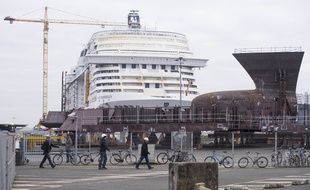 Les chantiers navals STX à Saint-Nazaire.