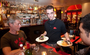 Plus d'un millier de restaurants sont en activité sur la ville de Bordeaux - Photo : Sebastien Ortola