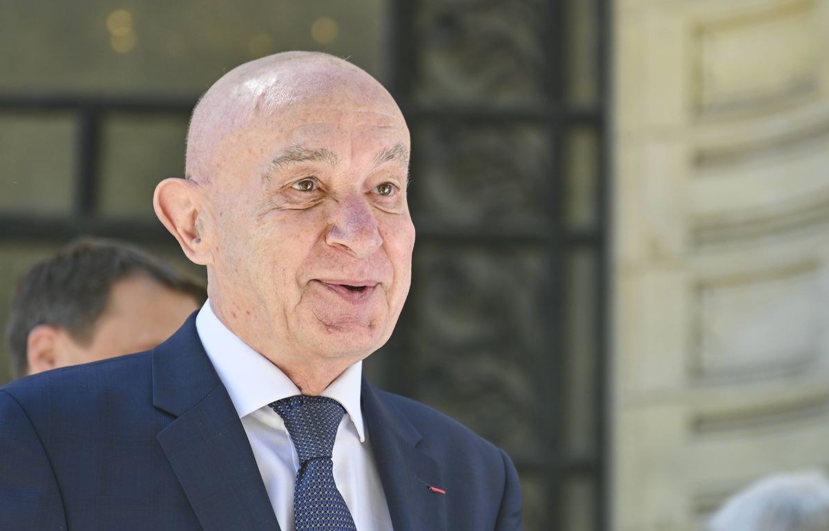 Taxe Zucman : Pour marquer son opposition, un sénateur habitué des coups d'éclat invente une fable devant ses collègues