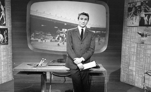 Michel Drucker sur le plateau de Sports Dimanche