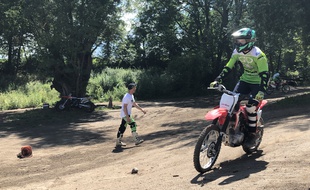 La mairie de Vaulx-en-Velin propose des stages de motocross à ses jeunes pour endiguer les rodéos urbains.