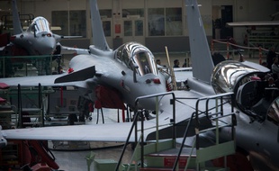 Assemblage de Rafale à l'usine Dassault de Mérignac