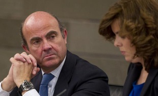 Le ministre espagnol de l'Economie, Luis de Guindos, a déclaré lundi qu'il était "possible" que le déficit public du pays "dépasse les 8%" du PIB en 2011, le chiffre dévoilé vendredi par le gouvernement, déjà bien supérieur à l'objectif visé (6%).