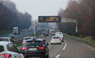Le périph compte 17 panneaux à messages variables, dont seulement deux indiquent les temps de parcours.