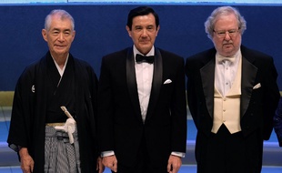 Tasuku Honjo, à gauche, et James P. Allison, à droite.