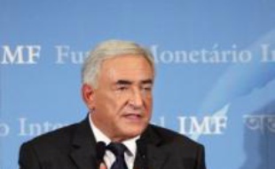 Dominique Strauss-Kahn, qui succédera à Rodrigo Rato à la tête du Fonds monétaire international (FMI) au 1er novembre, a estimé que la crise des "subprime" ne devrait pas avoir d'"effets dramatiques" sur la croissance et que les bases de la croissance mondiale étaient "solides".