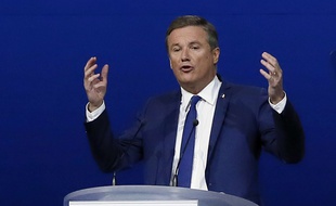 Nicolas Dupont-Aignan au meeting de Marine Le Pen, le 1er mai 2017 à Villepinte.