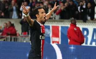 Nenê, du PSG, après avoir butté contre Dijon le 23 octobre 2011.