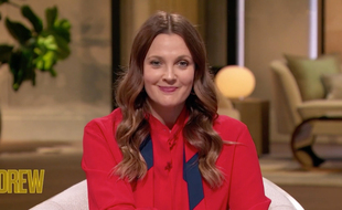 L'actrice Drew Barrymore sur le plateau de sa nouvelle émission, The Drew Barrymore Show