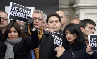 Jeannette Bougrab (droite) et la maire de Paris Anne Hidalgo lors d'un rassemblement à Paris le 9 janvier 2013