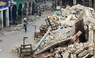 Une rue de la capitale d'Haïti, le 30 mars 2010.