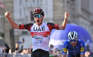 Tadej Pogacar a dominé au sprint Fausto Masnada pour remporter le Tour de Lombardie, ce samedi à Bergame.