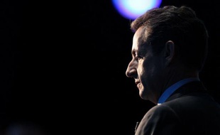 Nicolas Sarkozy a fermement écarté vendredi tout accord avec le Front national, la "PME familiale" dont il ne partage pas "un certain nombre" de valeurs et estimé qu'il n'y avait pas de "différence notable" entre Jean-Marie Le Pen et sa fille, Marine Le Pen.