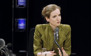 La porte-parole de Nicolas Sarkozy, Nathalie Kosciusko-Morizet, a déclaré lundi que François Hollande avait "peur" de la confrontation avec le président sortant, qui lui a proposé non pas un mais trois débats.
