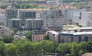 Lyon, le 4 Juillet 2014
Plusieurs vues de la construction du quartier de la Confluence entre le quartier Sainte-Blandine et la pointe du Confluent. On peut voir le centre de loisirs et de commerce, le musee des confluence et la darse nautique. C. Girardon / 20 Minutes