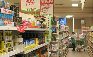 Les entreprises, ici les supermarchés Match, sont visées par une taxe sur le chiffre d'affaires.