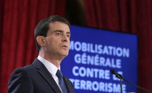 Le Premier ministre Manuel Valls s'exprime le 21 janvier 2015 devant la presse à Paris pour dévoiler les nouvelles mesures de sécurité