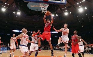 Les Chicago Bulls, avec un Joakim Noah encore très complet, l'ont emporté chez les Knicks (110-106), tandis que Tony Parker a été l'homme de la victoire des Spurs contre New Orleans (99-94), vendredi soir en NBA.