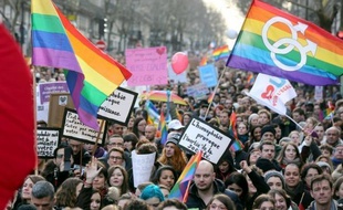 La discussion démarrera peu après 16H00, après la séance des questions au gouvernement. L'opposition a soigneusement fourbi ses armes: plus de 5.000 amendements déposés, alors que les socialistes ne vont en aligner que deux, et les écologistes onze.