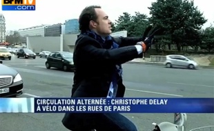 Capture d'écran de la matinale de BFMTV sur la circulation alternée à Paris, le 17 mars 2014.