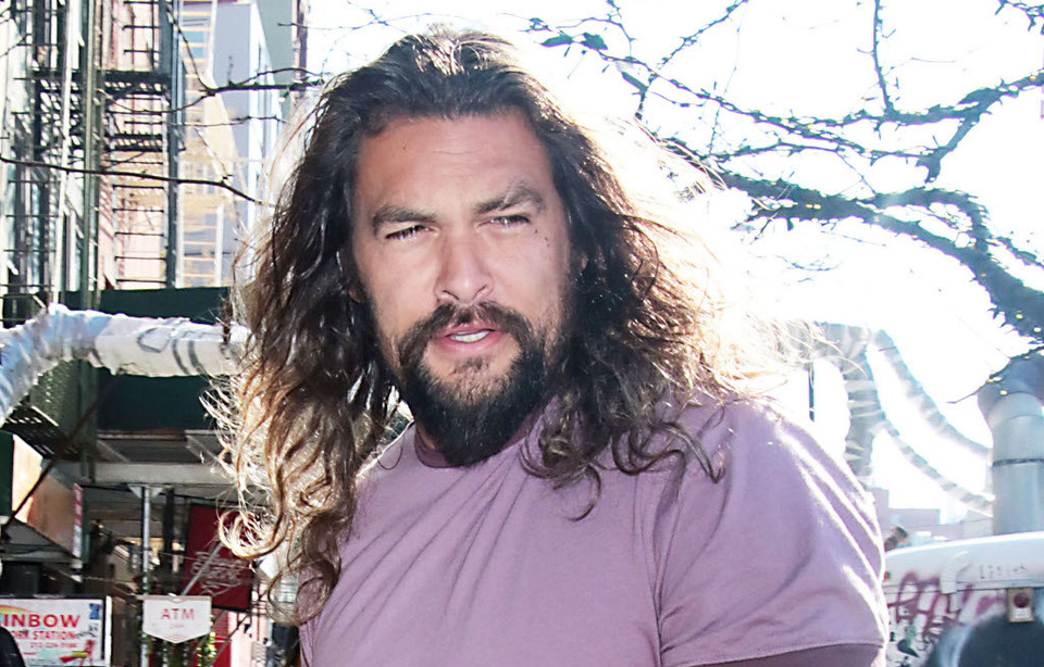 Jason Momoa annonce officiellement qu’il incarnera Lobo dans Supergirl: Femme de demain