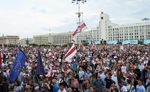Manifestation à Minsk le 18 août contre Alexandre Loukachenko.