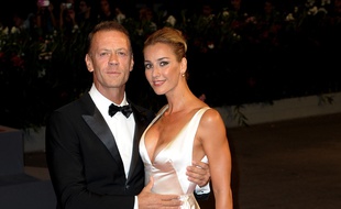 Rocco Siffredi et Rosa Caracciolo sur le tapis rouge du 73e festival du film de Venise pour la présentation du film "Rocco". / Credit:Simone Comi/IPA/SIPA