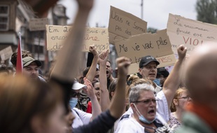 Pendant une manifestation anti-vaccin à Strasbourg, en juin 2021 (illustration).