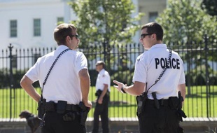 Des membres du "Secret service" américain devant la Maison Blanche, le 22 septembre 2014 à Washington