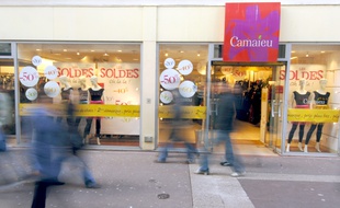 La devanture d'un magasin Camaïeu à Caen.