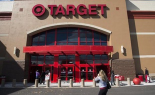 La filiale canadienne du distributeur américain Target va sortir d'un marché très concurrentiel où elle possédait 133 magasins et employait un peu plus de 17.000 personnes